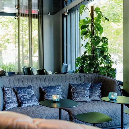 One - Deutsches Museum 3* München