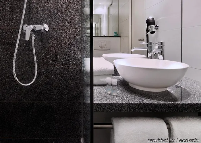 ホテル ワン - ドイチェス ムジウム 3*